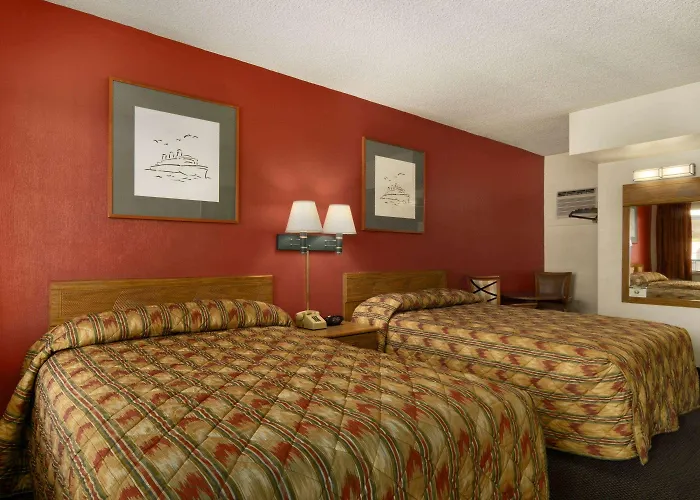 The Overland Downtown Nau Conference Center 3*