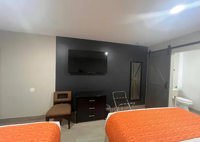 The Overland Downtown Nau Conference Center 3*