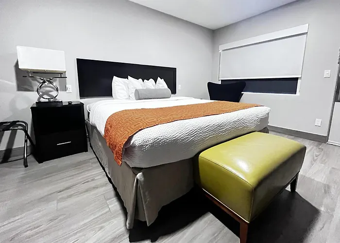 The Overland Downtown Nau Conference Center Motel 3*
